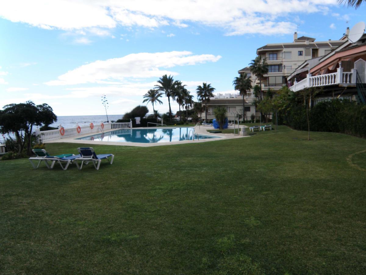 Апартаменты Apartamento En La Playa Михас-Коста Экстерьер фото
