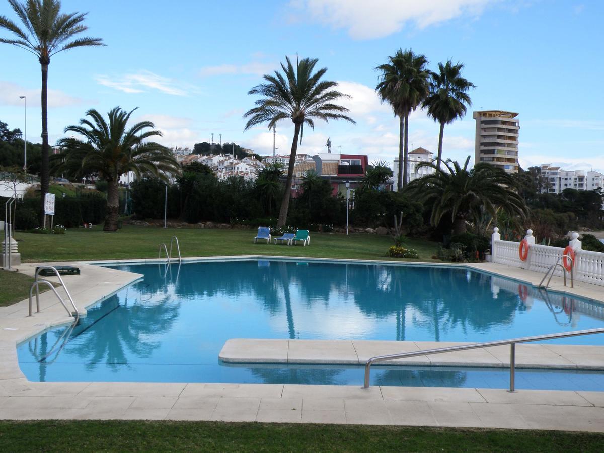Апартаменты Apartamento En La Playa Михас-Коста Экстерьер фото